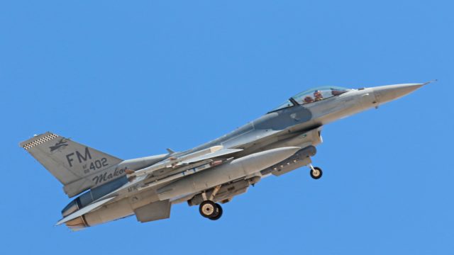 F-16C 88-0402 (2)